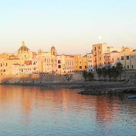Oltre: Monolocale Con Terrazzo Privato Al Piano Apartment Trapani Luaran gambar