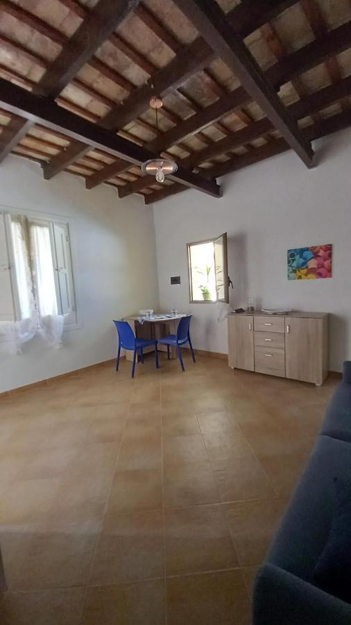 Oltre: Monolocale Con Terrazzo Privato Al Piano Apartment Trapani Luaran gambar