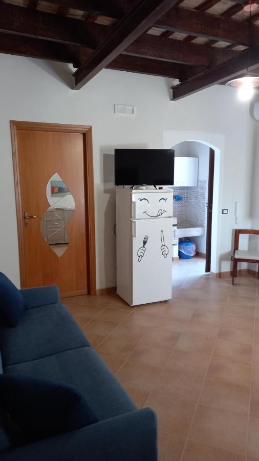 Oltre: Monolocale Con Terrazzo Privato Al Piano Apartment Trapani Luaran gambar