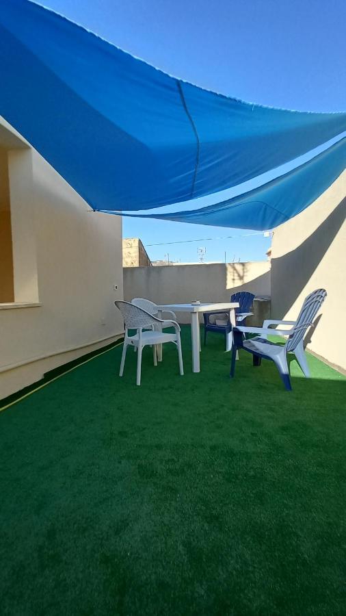 Oltre: Monolocale Con Terrazzo Privato Al Piano Apartment Trapani Luaran gambar