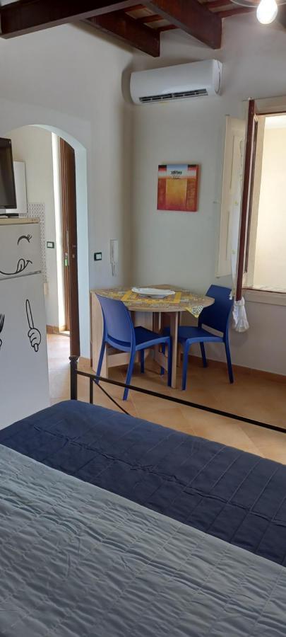 Oltre: Monolocale Con Terrazzo Privato Al Piano Apartment Trapani Luaran gambar